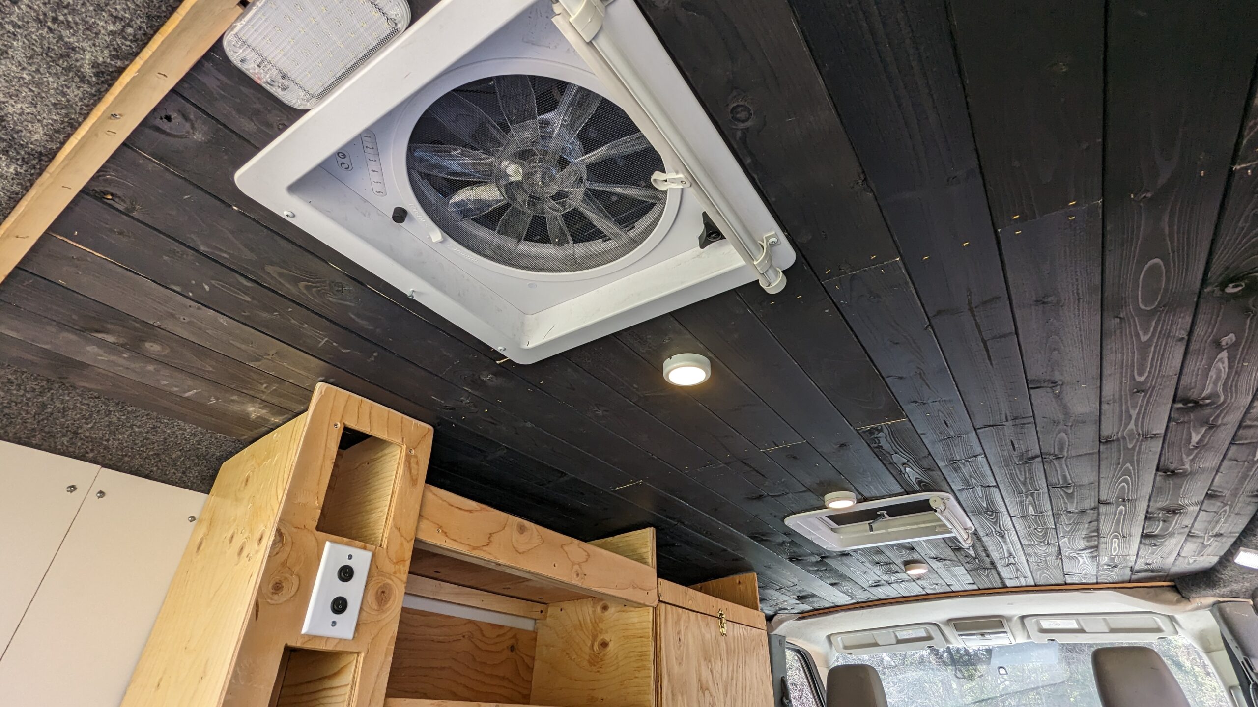 Dômes avec ventilation intégrée pour vous garder au frais durant votre voyage