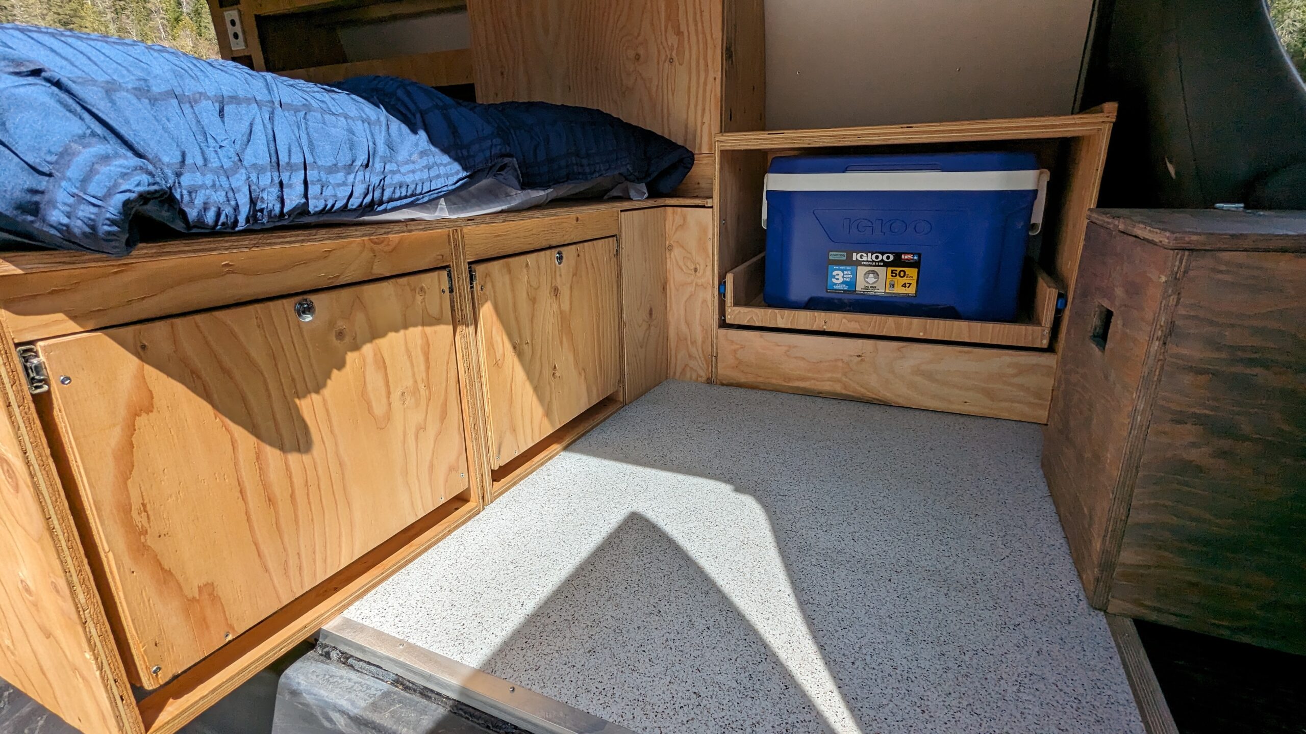 Deux tiroirs de rangement