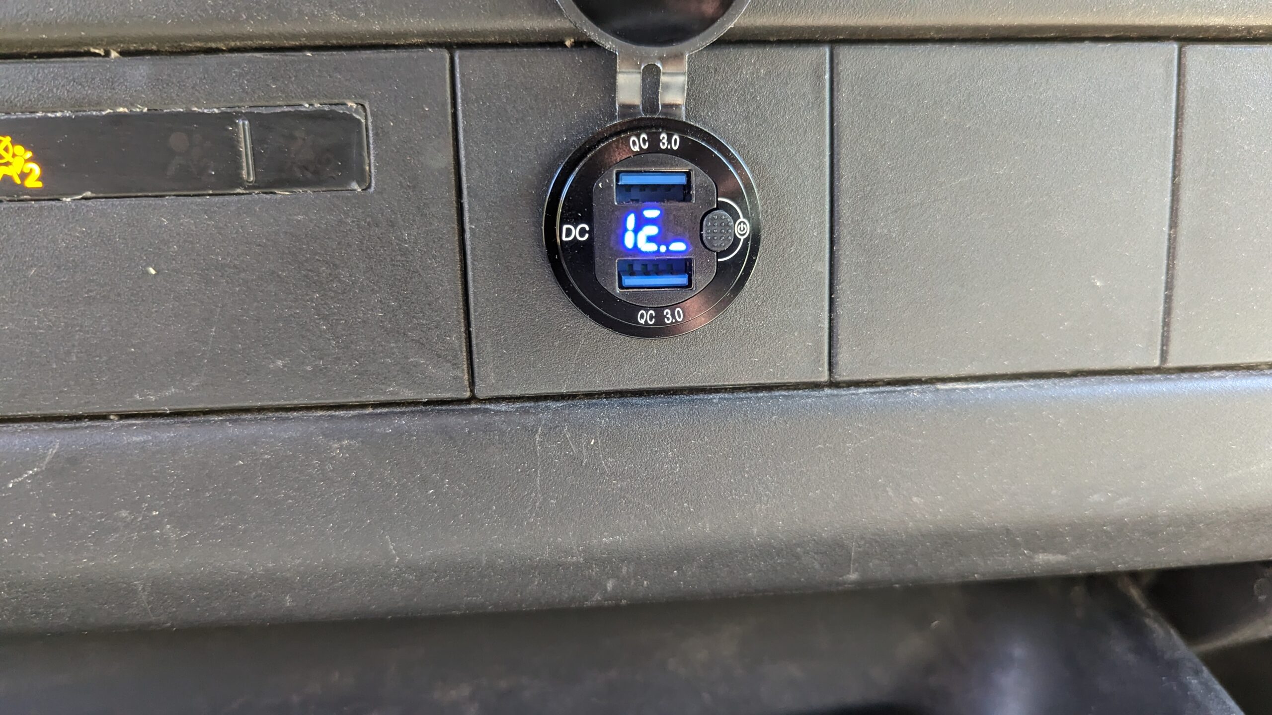 Prise de recharge rapide USB à l'avant