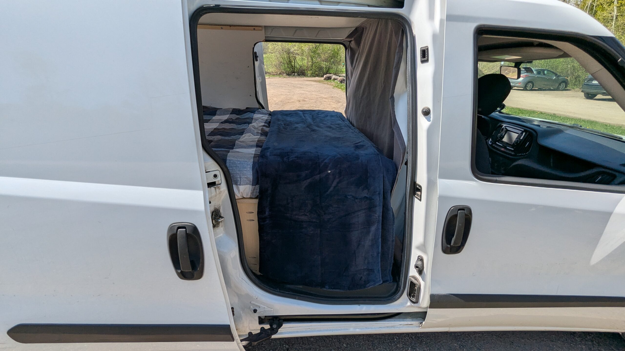 Espace de séparation de la couchette avec rideau